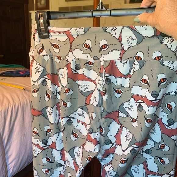 LulaRoe Rare Retired “Fox” print leggings. Buttery soft, super stretchy. EUC OS - Picture 3 of 7
